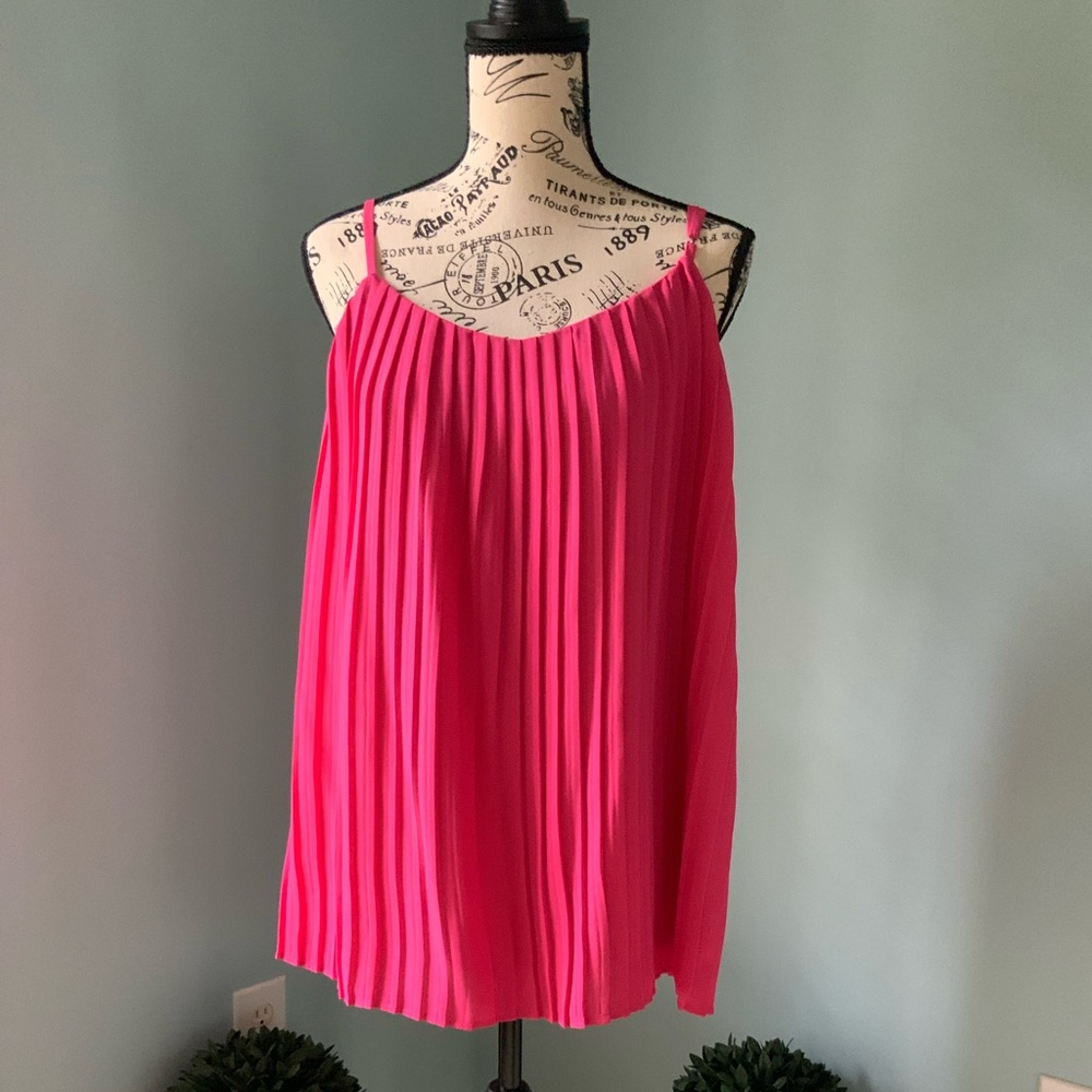 Fabulous 💓Pink Pleated Top!